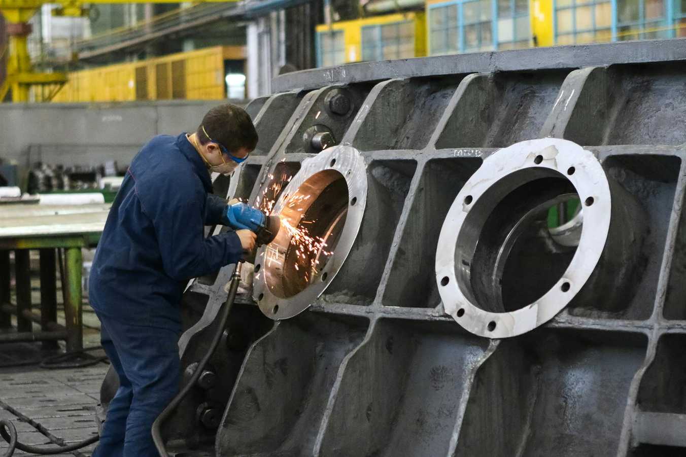 Production Management System Essentials: The 2025 Playbook for Manufacturers