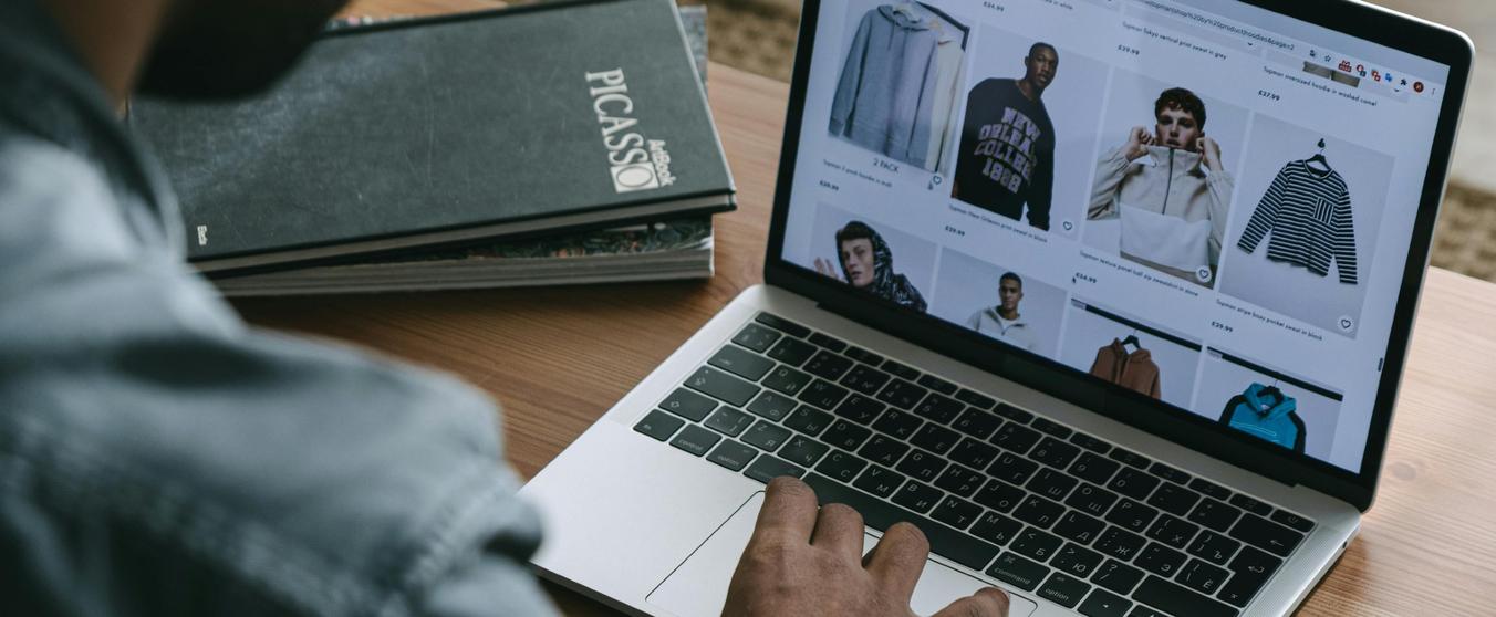 Next.js vs React: When to Use Each of the Frontend Frameworks